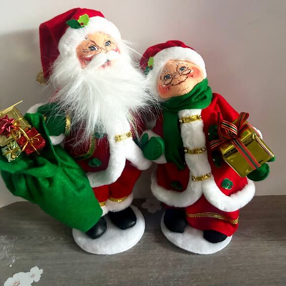 Annalee Mr and Mrs Claus w/ Presents Christmas Plush Statues 19” EUC 2008 - Picture 1 of 11
